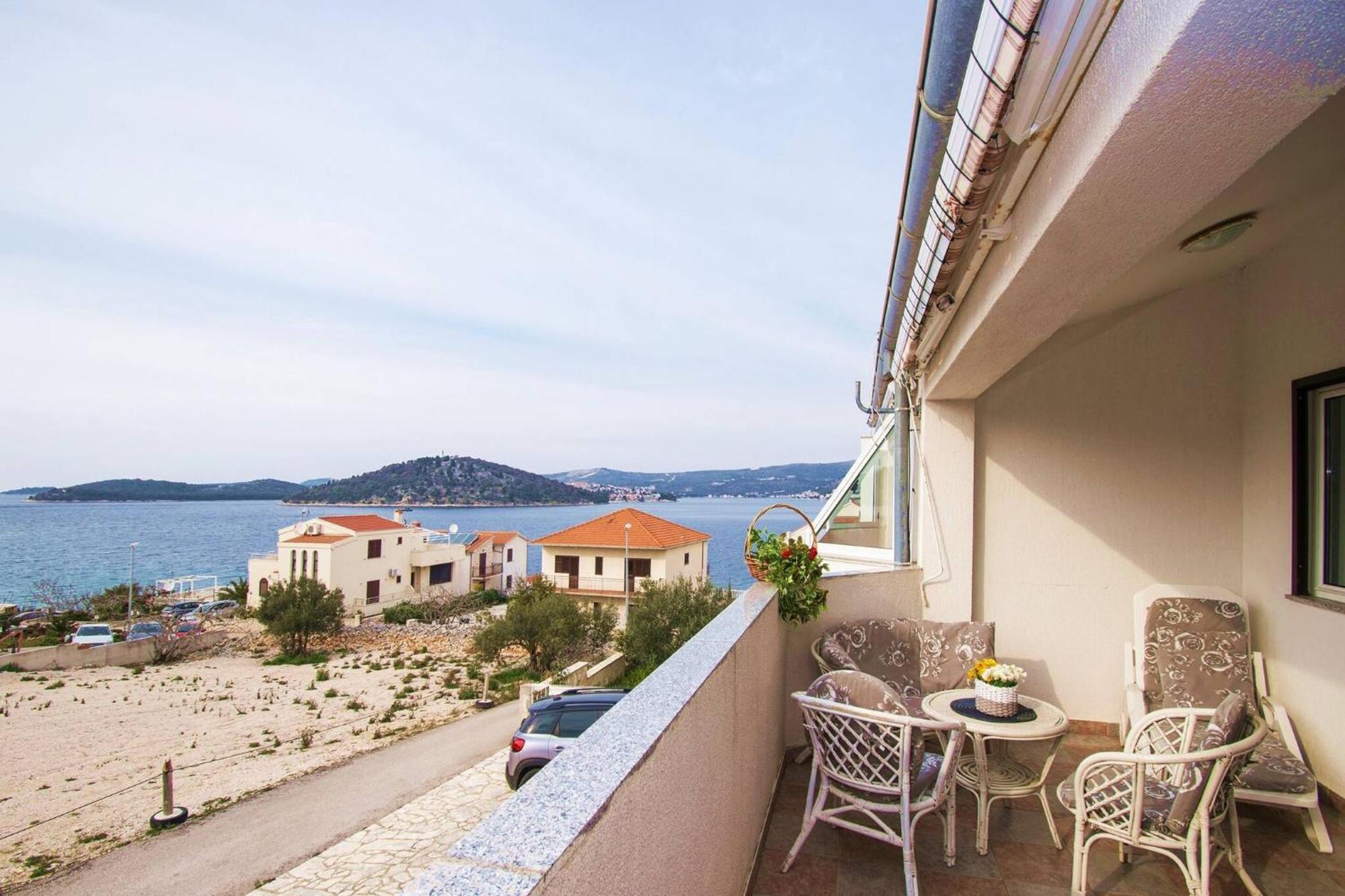 Apartment Meri Razanj With Sea View Ngoại thất bức ảnh